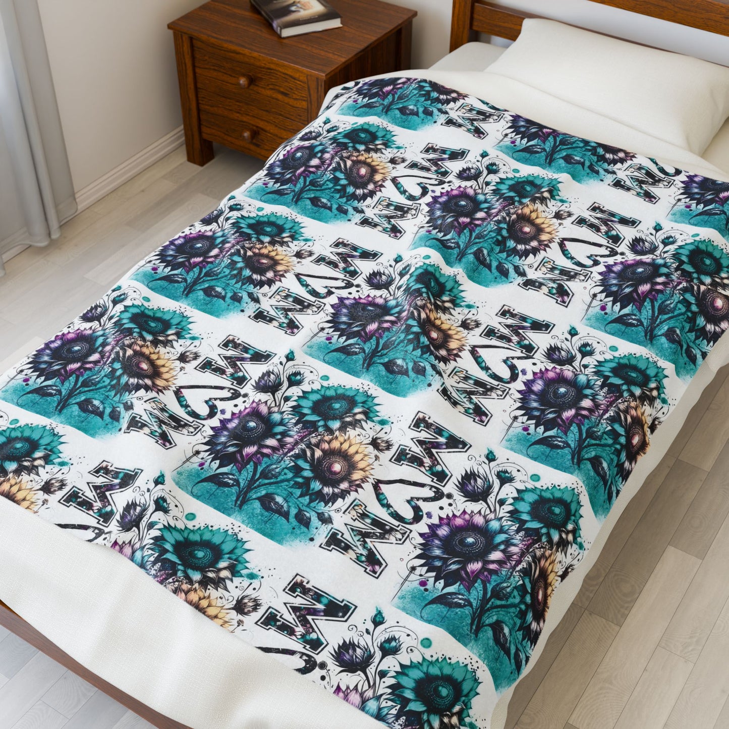 Cozy Floral Velveteen Plush Blanket - Perfect for Gifting and Home Decor