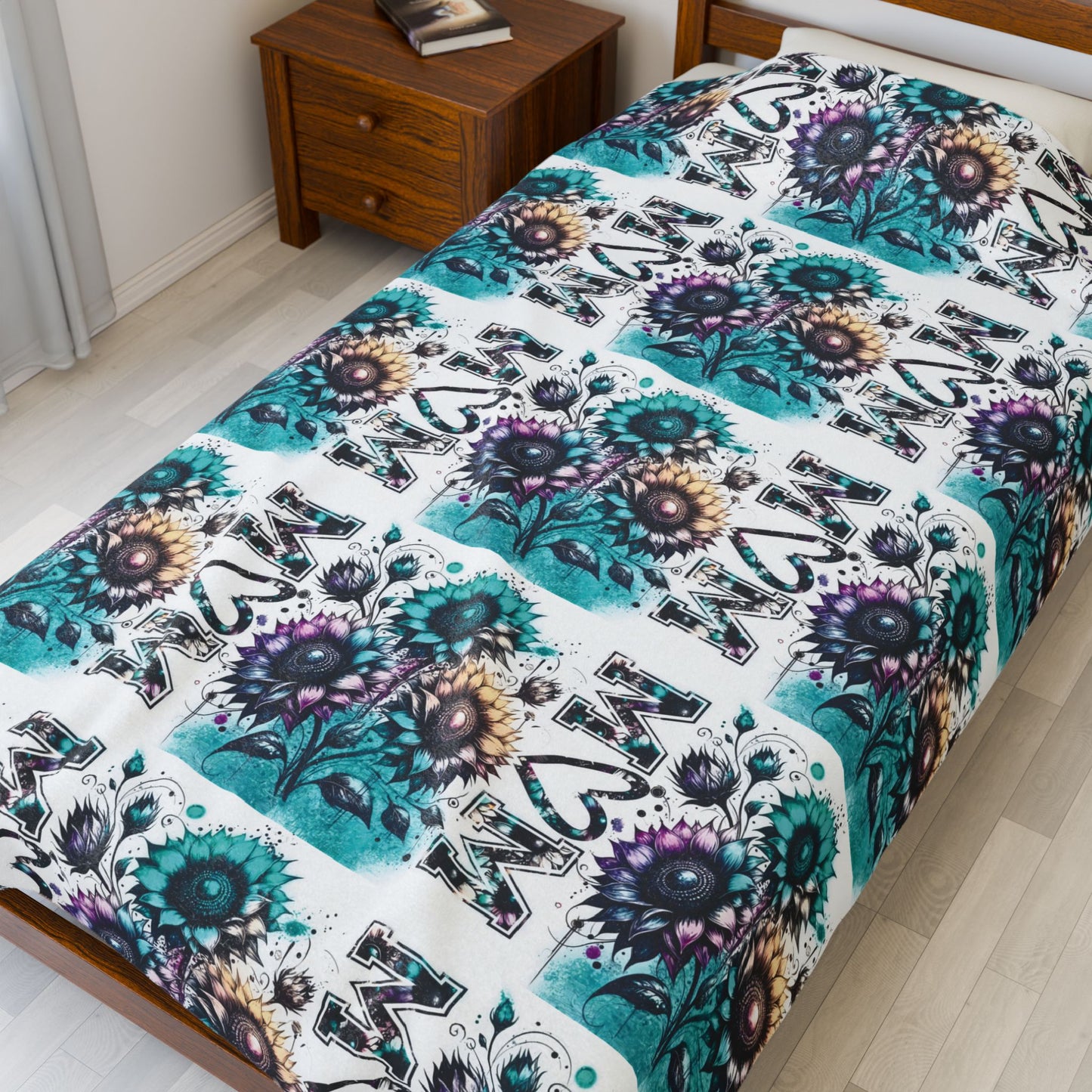 Cozy Floral Velveteen Plush Blanket - Perfect for Gifting and Home Decor